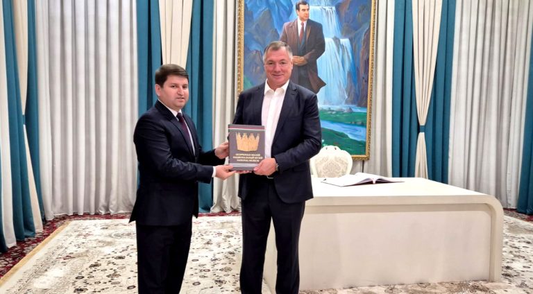 Боздиди Муовини Раиси Ҳукумати Федератсияи Россия аз Осорхонаи миллӣ