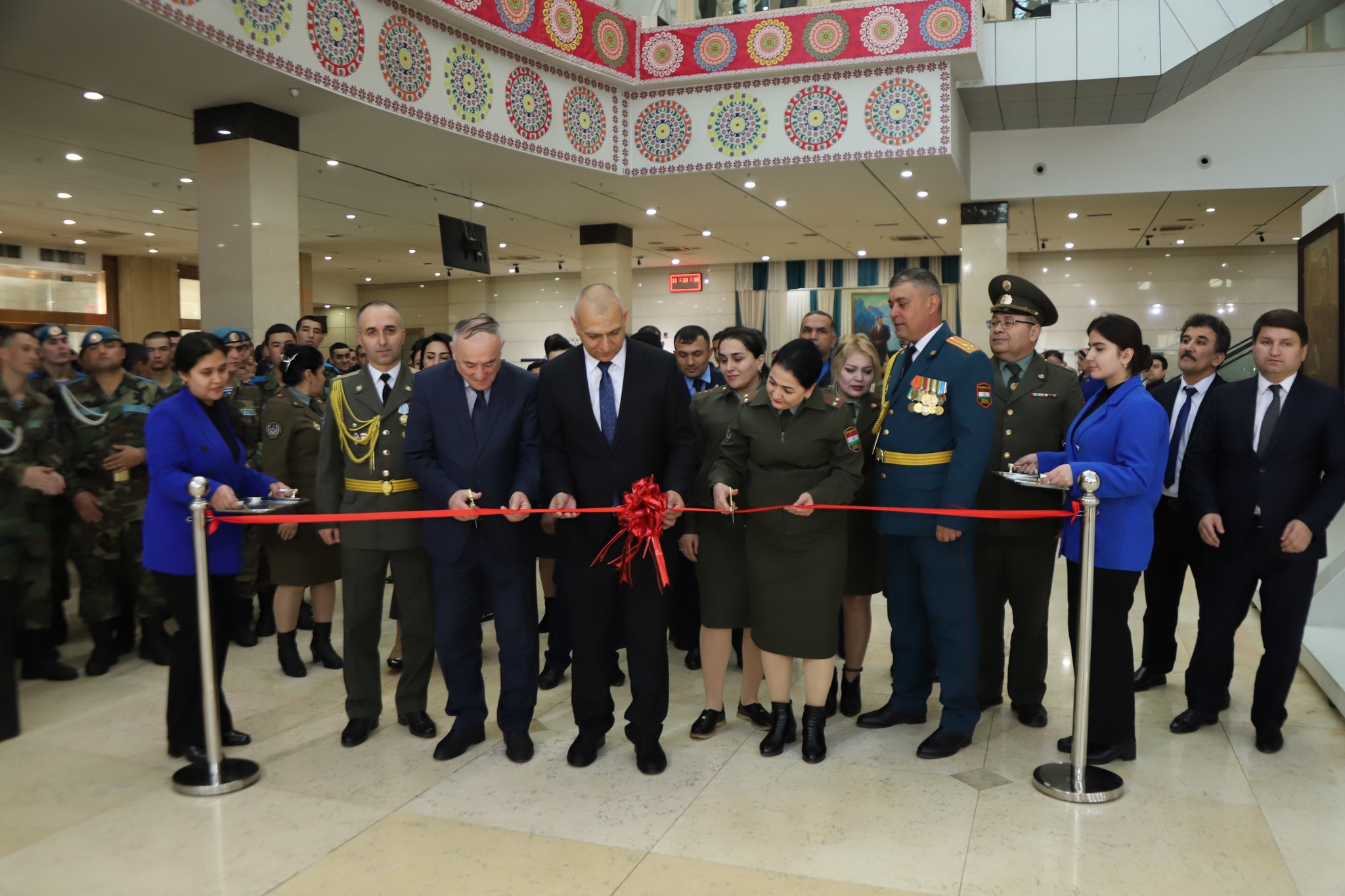 Ифтитоҳи намоиши “Тасвири шуҷоат ва мардонагии фарзандони тоҷик …