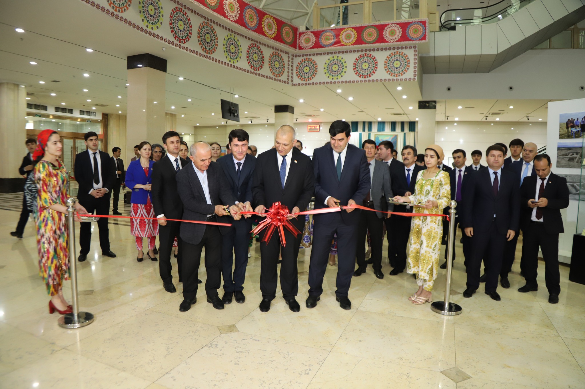 Ифтитоҳи намоиши ҷашнии “Дастовардҳои бостоншиносии …