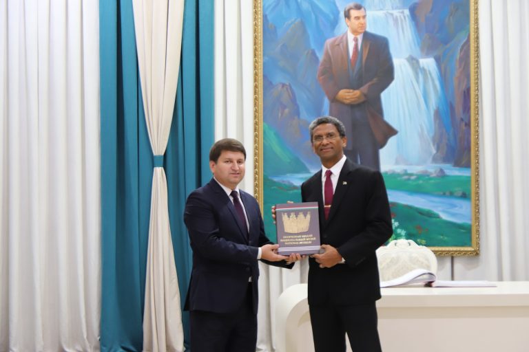 Боздиди Вазири корҳои хориҷӣ ва диаспораи Ҷумҳурии Сейшел …